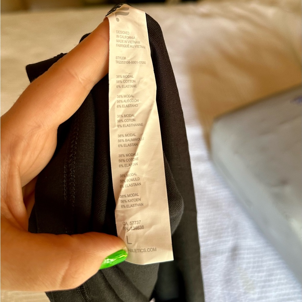 Black Racerback Tank Top Fabletics ‘Live-in halter tank top’ basic - Picture 5 of 6